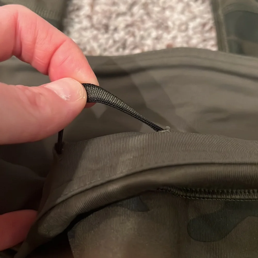 Lululemon Cropped Camouflage Like New Mid Rise Leggings - Picture 9 of 10